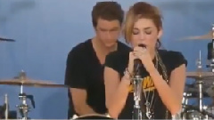Miley Cyrus - The Climb GMA