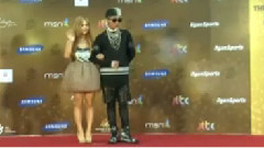 G-Dragon(BigBang),李夏怡 - 27th GD A Golden Disk Awards Red Carpet 饭拍版 13/01/16