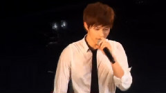 Infinite - 明洙为大家拍照