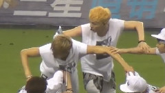 EXO,EXO-M - Wolf