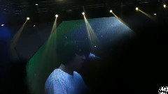 CNBLUE - Can't Stop & 容和直视大屏幕镜头 么么哒