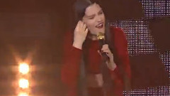 Jessie J - Domino'
