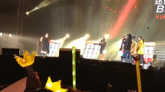 G-Dragon(BigBang),BigBang - GD现场玩游戏作弊