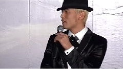 周杰伦 - <十二新作>发布会之介绍比较大的大提琴