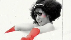 Claudia Cream - Just A Little Bit