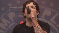 Simple Plan - Your Love Is A Lie