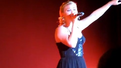 Kelly Clarkson - Behind These Hazel Eyes