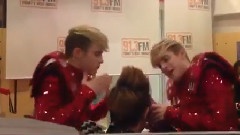 Jedward - Jedward给Boythunder做Jedward发型