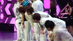 EXO - 围观主持人受惩罚