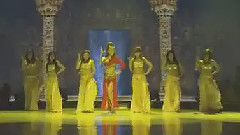 舞蹈视频 - Lộ ngực, Ngân Khanh bị sở tuýt coi
