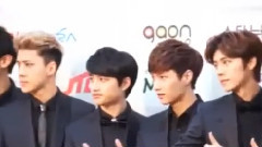 EXO - Red Carpet