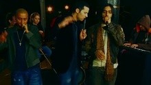Outlandish,艾薇儿·拉维尼 - Outlandish - Callin U