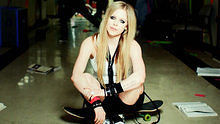 艾薇儿·拉维尼 - Avril Lavigne - Heres To Never Growing Up 高清官方版