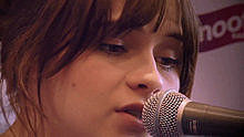 Gabrielle Aplin - Gabrielle Aplin - Panic Cord 现场版