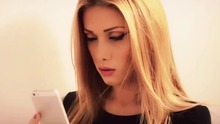 Stella Kalli,太阳 - 希腊流行女歌手新单