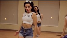 BESTie - 外国妞舞蹈模仿BESTie热单《扑通扑通》