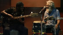 Kenny Chesney & The Wailers with Elan,郭子渝 - Spread the Love