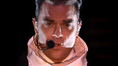 Robbie Williams - No One Likes a Fat Pop Star