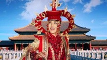 乌兰托娅 - 乌兰托娅 - 手捧奶酒敬亲人