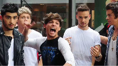 One Direction,Justin Bieber - One Direction vs Justin Bieber