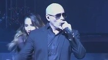 Pitbull - International Love 现场版 2015