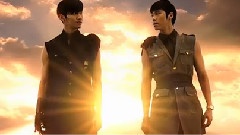 东方神起 - Why (Keep Your Head Down)