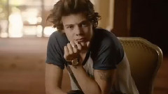 One Direction - What Makes You Beautiful