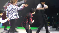 SHINee - Hitchhiking