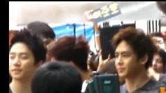 2PM - Give Hand Bill Guerilla Concert