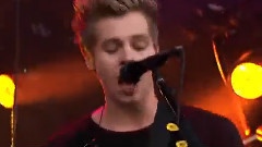 5 Seconds of Summer - She Looks So Perfect