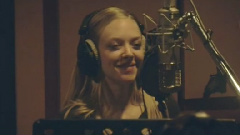Amanda Seyfried - Li'l Red Riding Hood