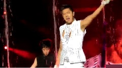 东方神起 - Keep Your Head Down