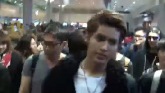 EXO - 我爱偶像 EXO抵达台湾桃园机场 新闻频