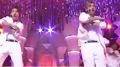 东方神起 - Sweat