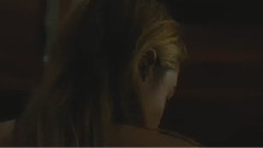 拥抱日出的四个女人