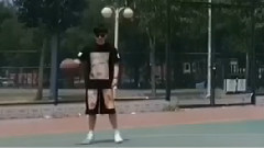 张杰 - 踢球