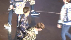 EXO - 歌曲串烧 & XOXO