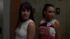 Glee Cast - I Kissed A Girl