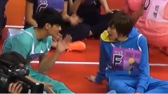 EXO,EXO-M - 与Niel聊天的TAO