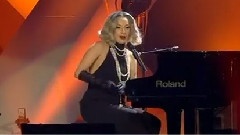 Lady Gaga - The Edge Of Glory - Children In Need Rocks 现场版 11/11/17