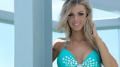 音乐短片 - 泳装小姐The Luxury Collection