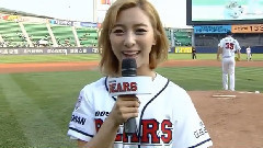 Luna(f(x)) - 蚕室棒球赛开球