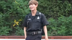 金泰亨摆pose & 走秀