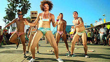 LMFAO 《Sexy and I Know It》