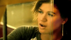 Kelly Clarkson - Low