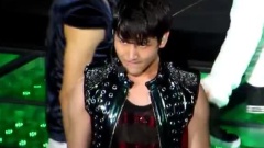 东方神起 - Keep Your Head Down