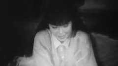 Björk - Isobel