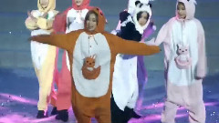 T-ara - 居丽 & 智妍 屁股写字
