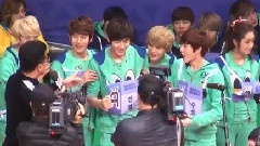 EXO - TAO跳高紧张的成员们