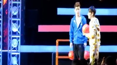 厉旭(Super Junior) - 玩保龄球